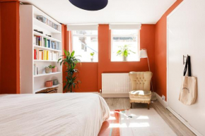 Colourful, 1-bedroom Victorian flat with garden